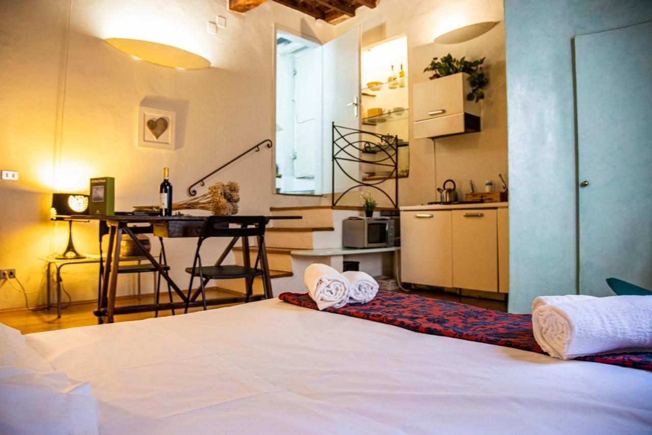 Appartement Studio In Tornabuoni Within A Renaissance Building à Florence Extérieur photo