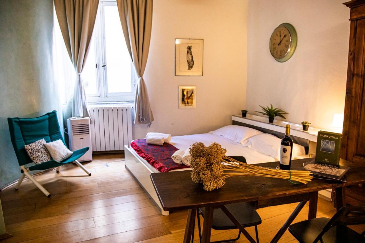 Appartement Studio In Tornabuoni Within A Renaissance Building à Florence Extérieur photo