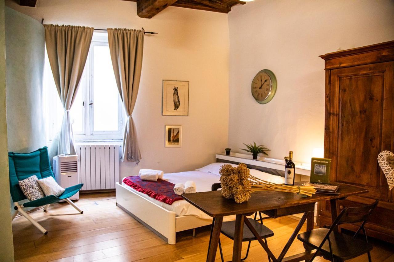 Appartement Studio In Tornabuoni Within A Renaissance Building à Florence Extérieur photo
