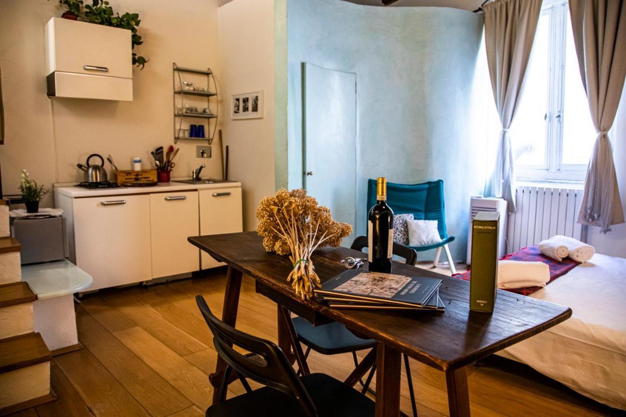 Appartement Studio In Tornabuoni Within A Renaissance Building à Florence Extérieur photo